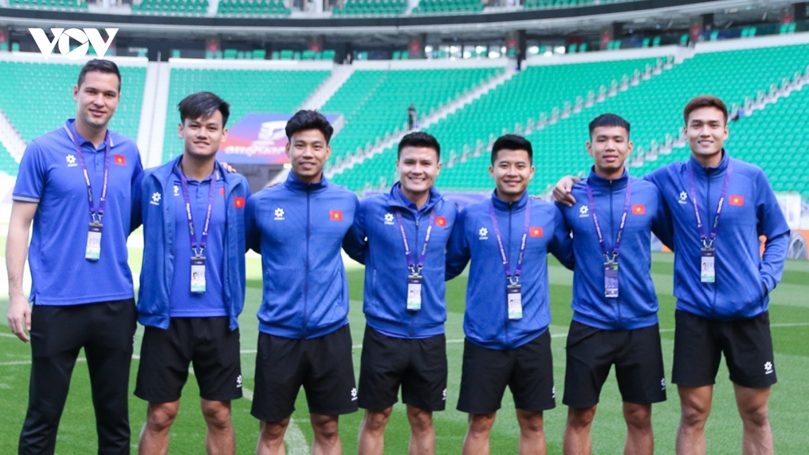 ĐT Việt Nam làm quen sân Al Thumama, nơi Ronaldo rơi lệ ở World Cup 2022