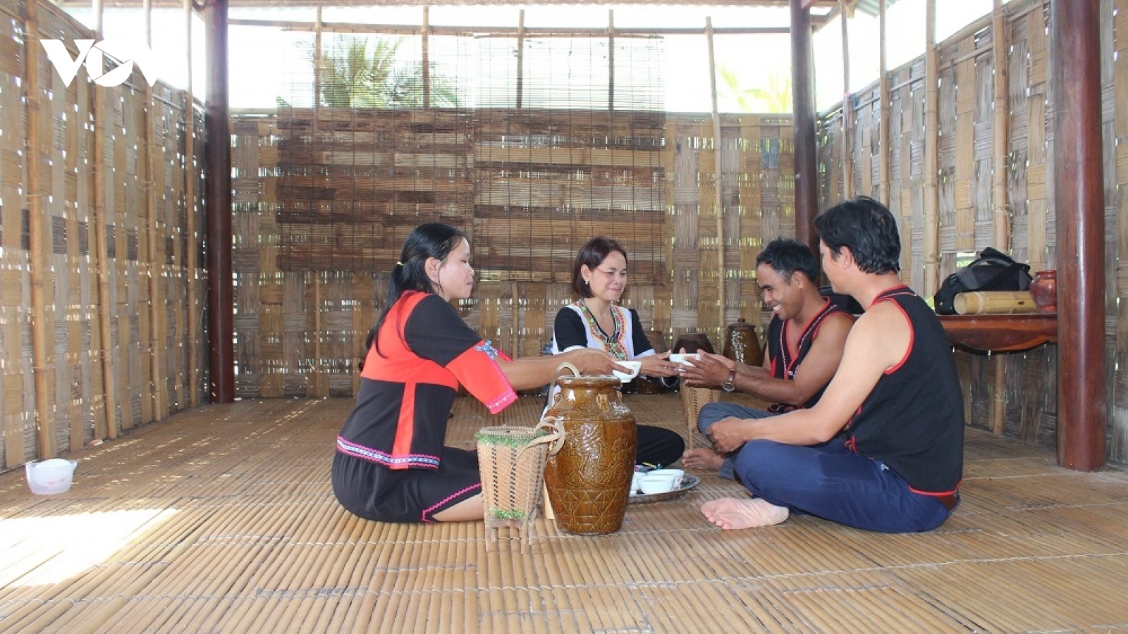 Những đảng viên Raglai tiên phong làm giàu, phát triển du lịch cộng đồng