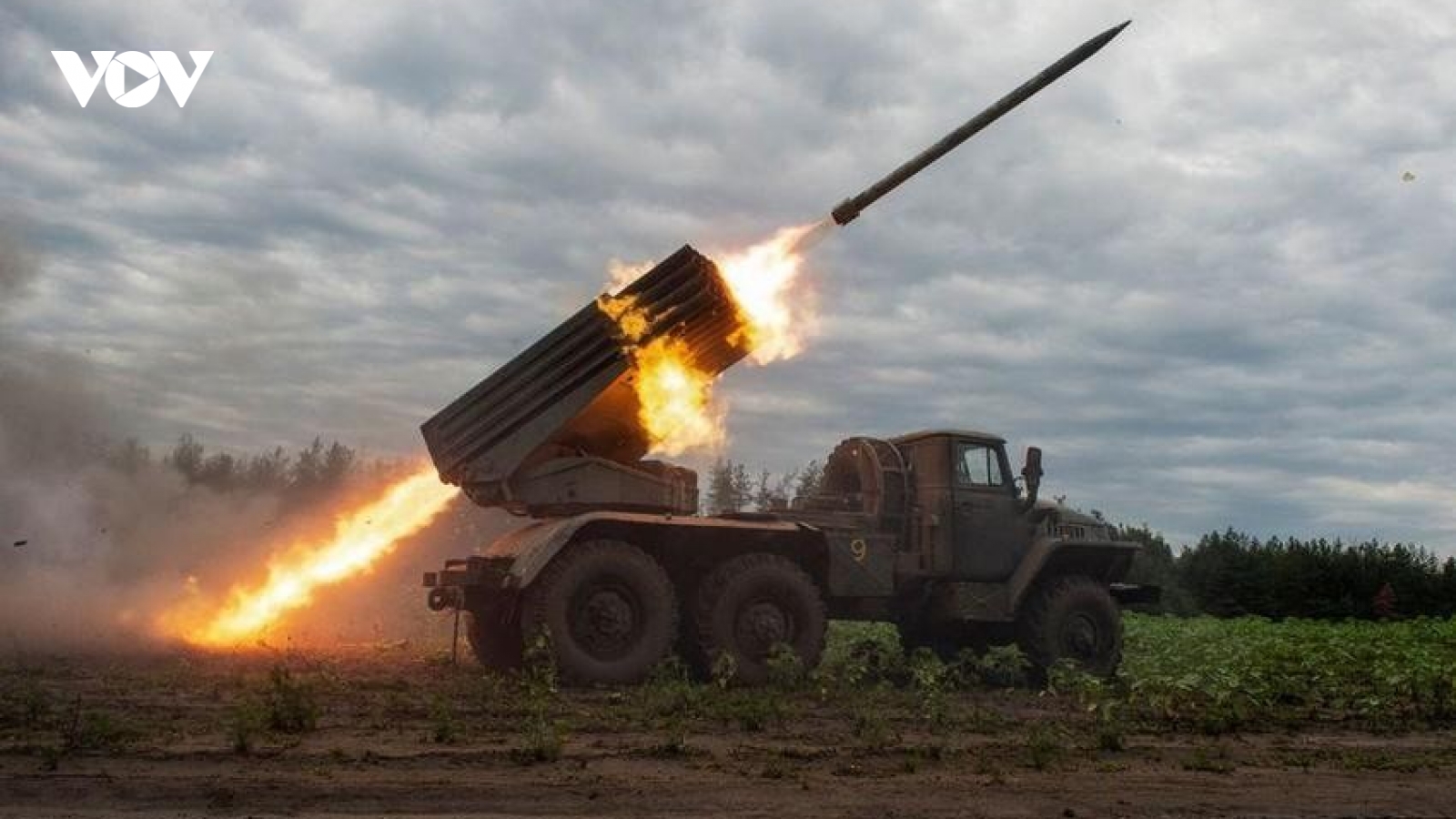 Pháo phản lực Grad của Nga dồn dập nã tên lửa phá hủy mục tiêu Ukraine