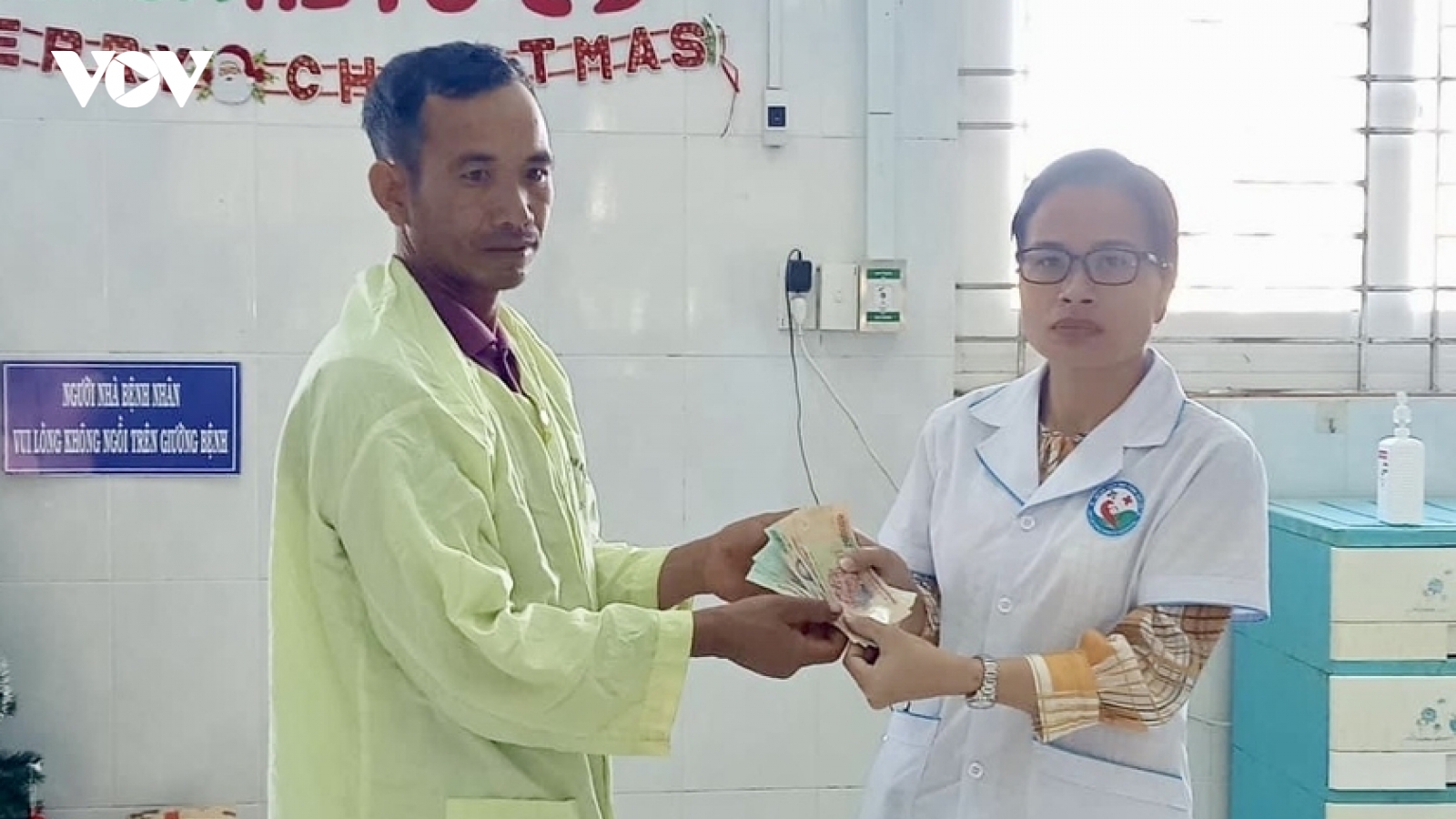 3 trẻ ăn thịt và trứng cóc, 2 em tử vong