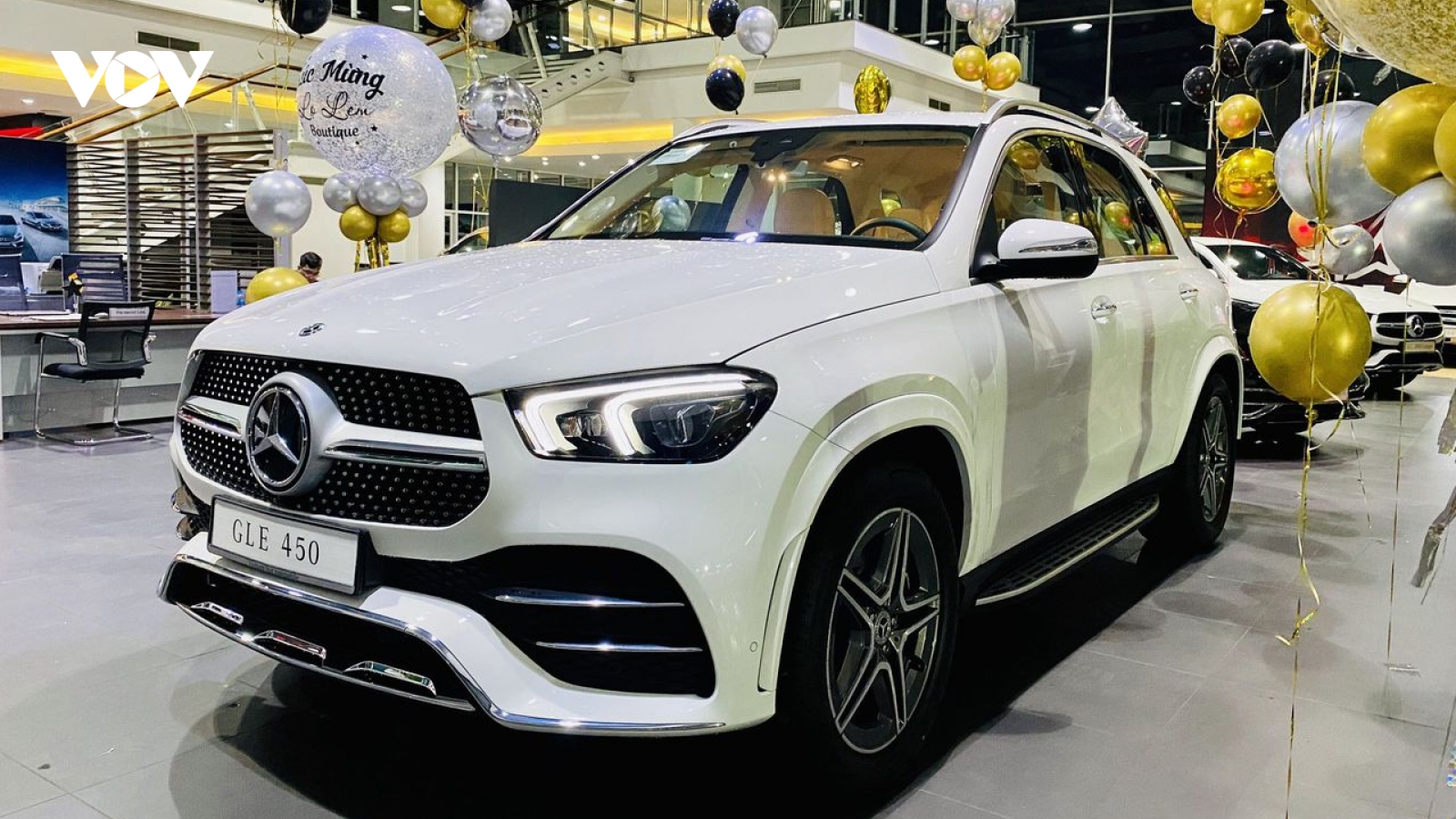 Ngược dòng thị trường, nhiều mẫu xe Mercedes-Benz tăng giá cả trăm triệu đồng