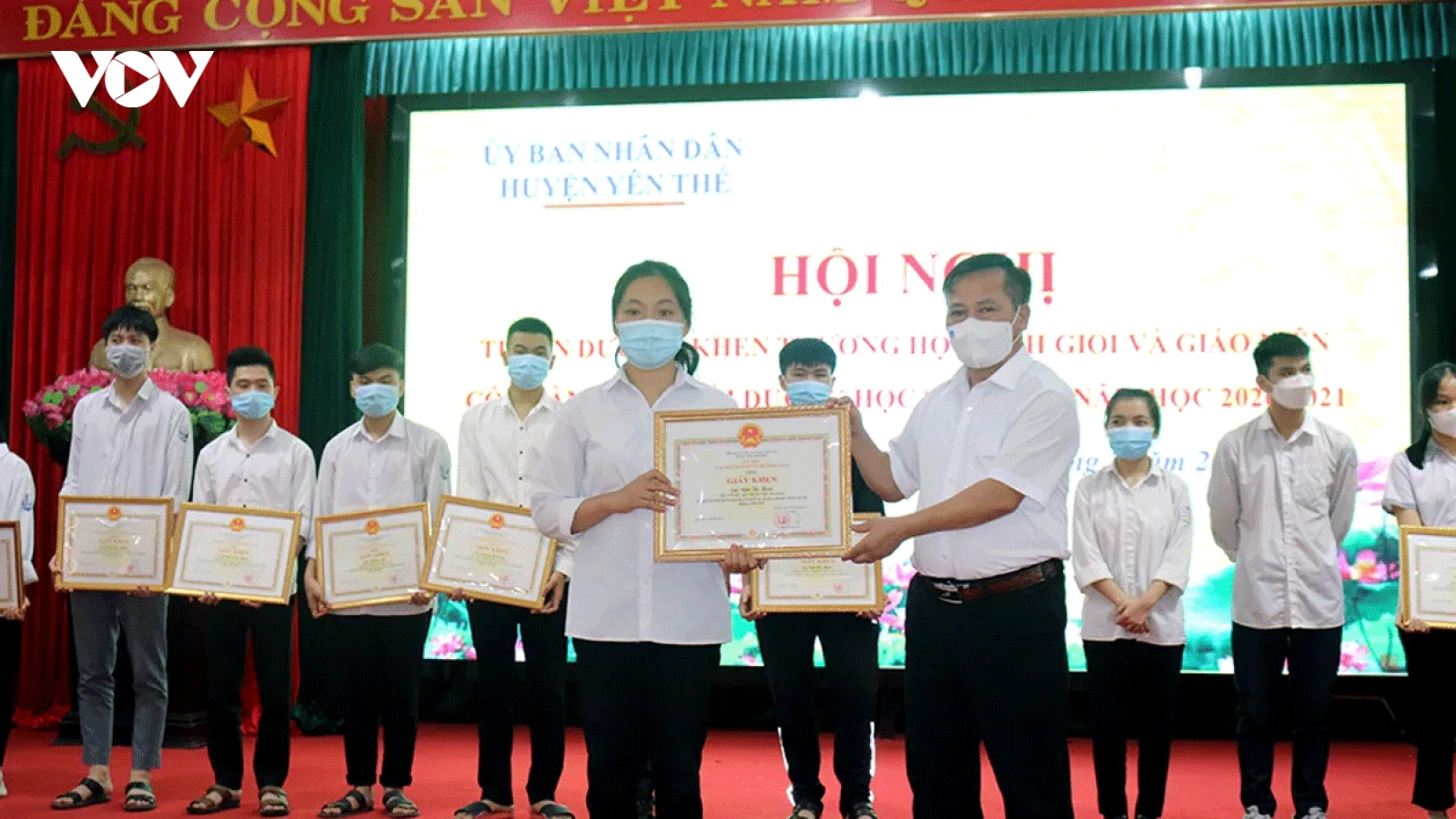 Đánh giá học sinh trung học theo Thông tư 22: Danh hiệu có nói lên học lực?