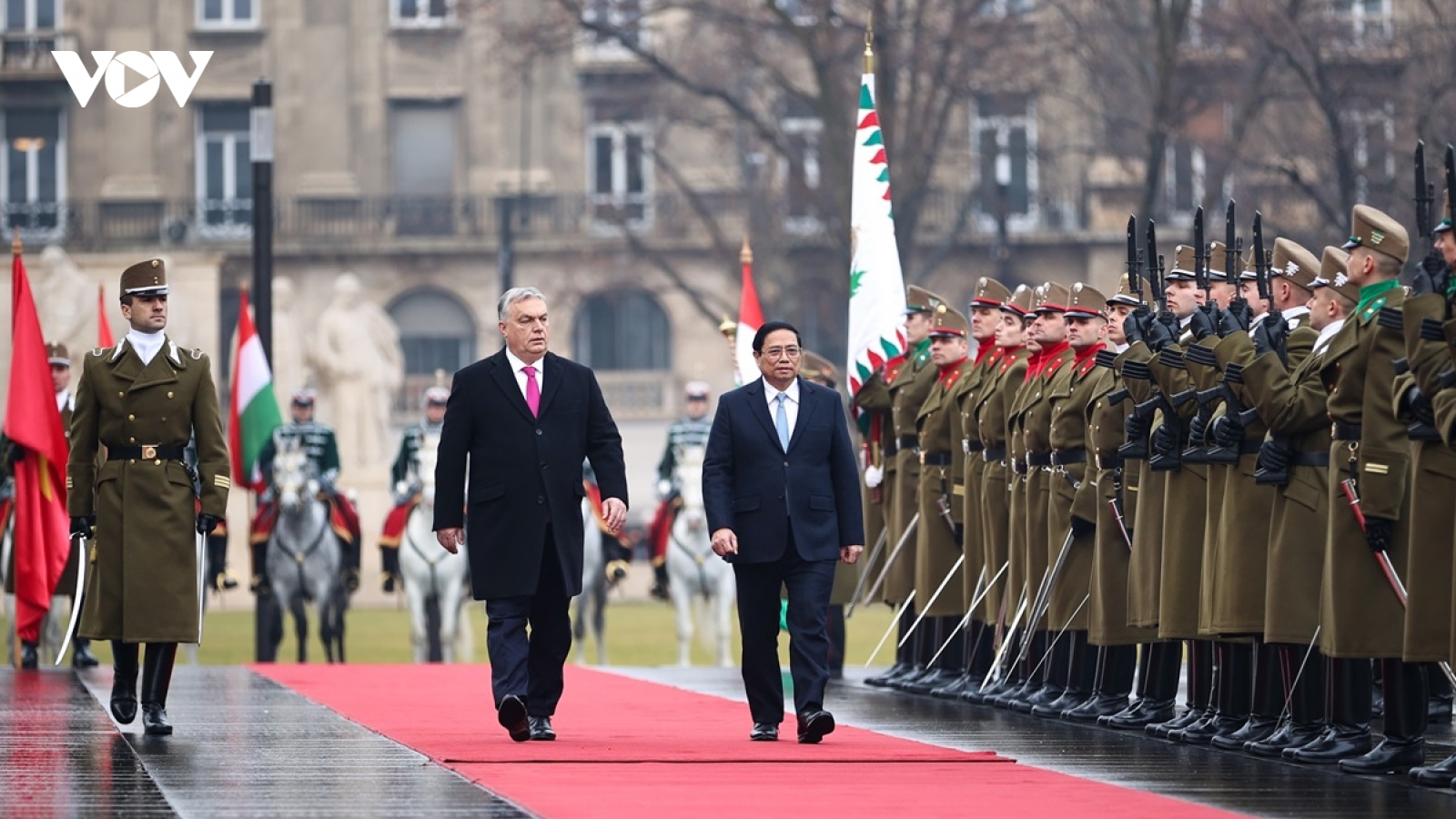 Thủ tướng Hungary Viktor Orban chủ trì lễ đón Thủ tướng Phạm Minh Chính