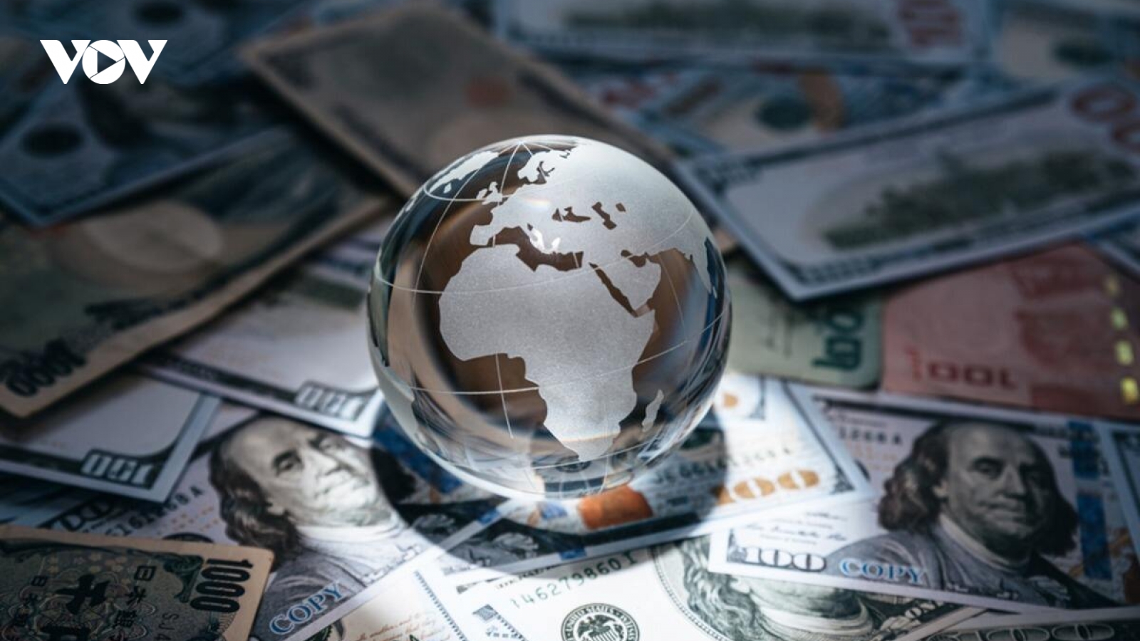 Dự báo nợ công toàn cầu có thể đạt 115% GDP