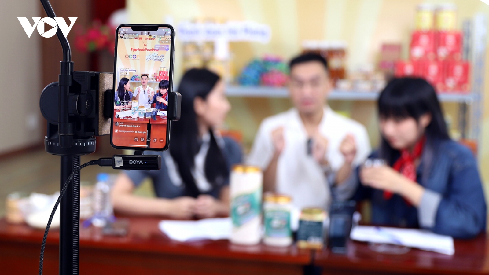 Nhiều chính sách hỗ trợ nông dân bán hàng trực tuyến