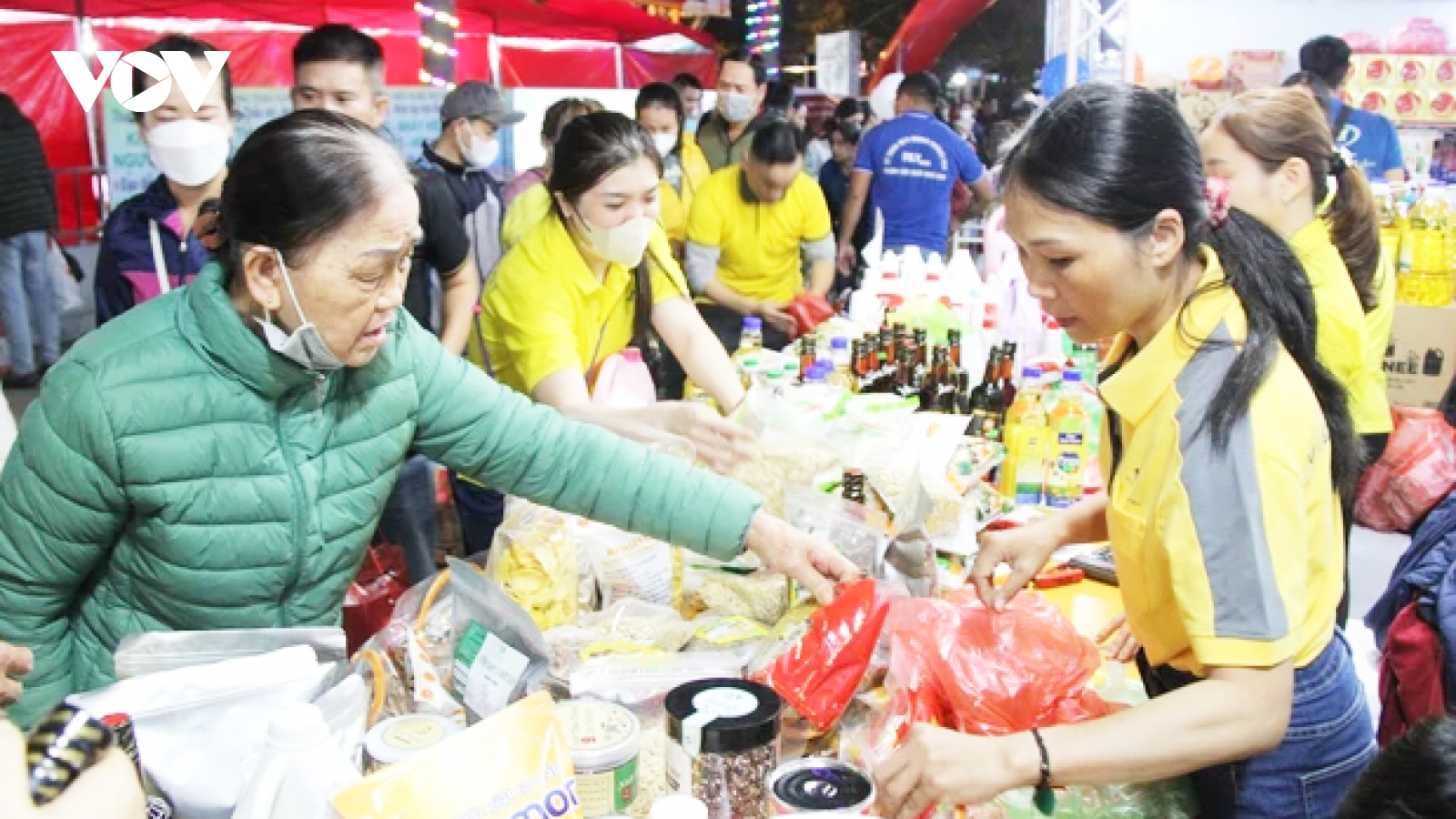 "Tết sum vầy-xuân chia sẻ” và phiên chợ Tết công đoàn Đà Nẵng 2024