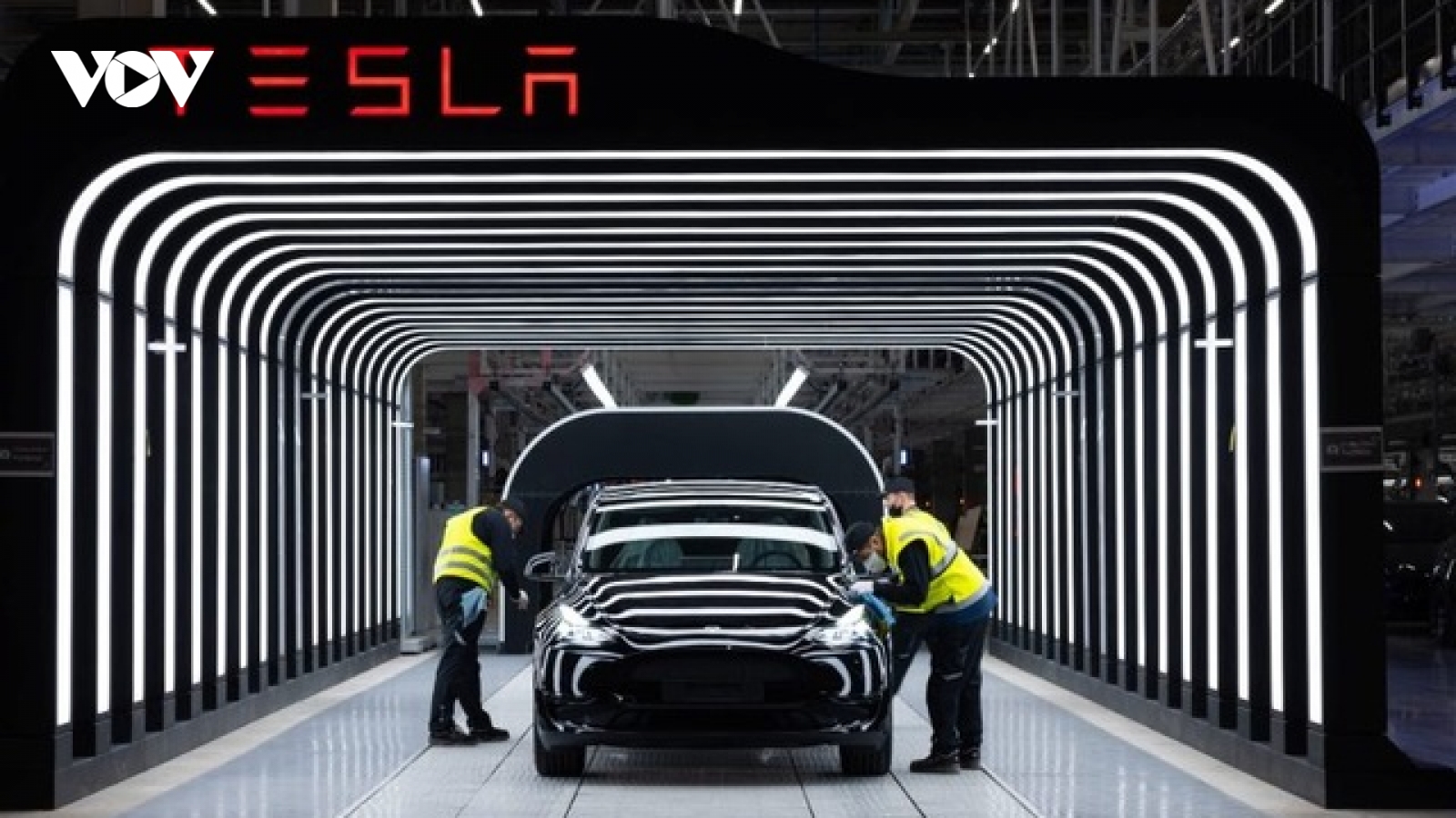 Tesla ngừng sản xuất ô tô trong hai tuần tại Đức do sự gián đoạn ở Biển Đỏ