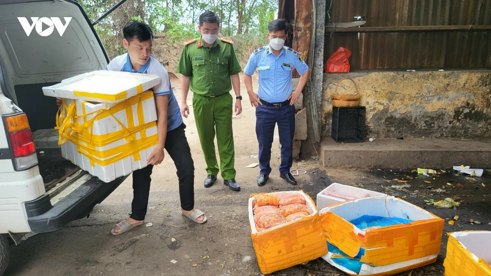 Làm gì để ngăn chặn thực phẩm bẩn tuồn vào Hà Nội?