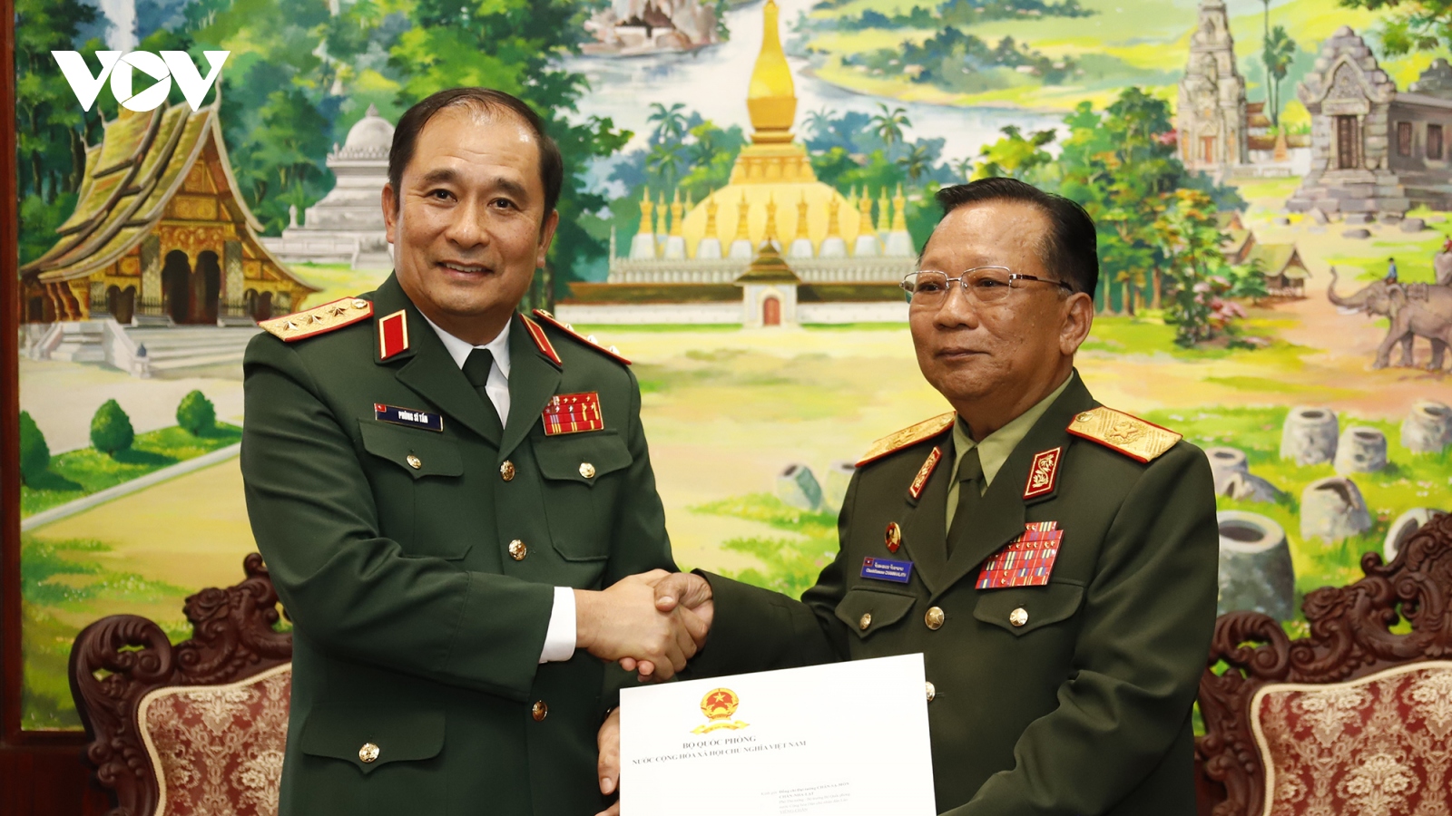 Bộ Quốc phòng Việt Nam chúc mừng 75 năm thành lập Quân đội nhân dân Lào