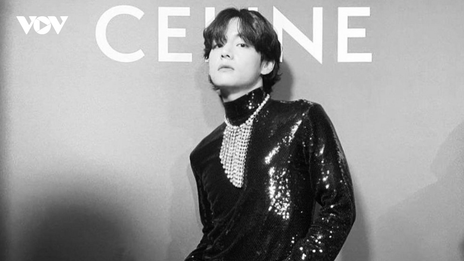 V (BTS) mang về lợi nhuận khổng lồ cho thương hiệu thời trang xa xỉ CELINE