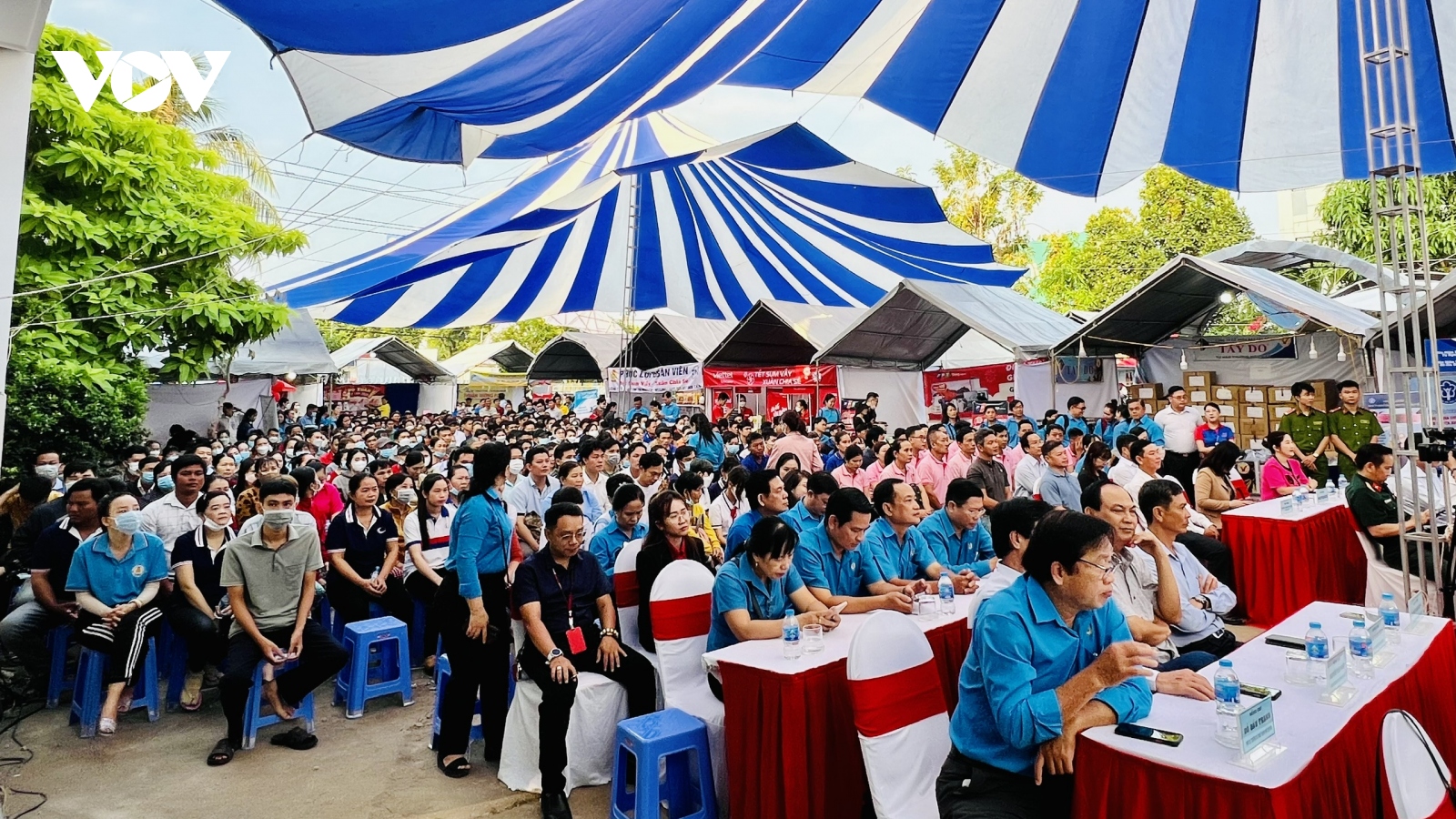 “Nụ cười Xuân” nở trên môi người lao động, trẻ mồ côi do Covid-19 tại Cần Thơ