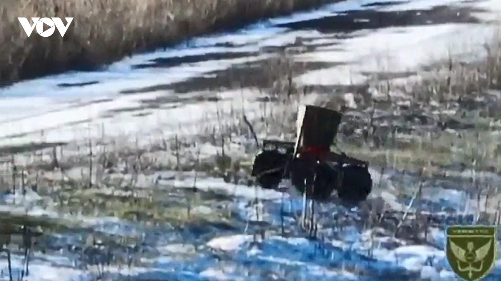 Xe robot nghi của Ukraine phát nổ phá hủy cầu đường bộ
