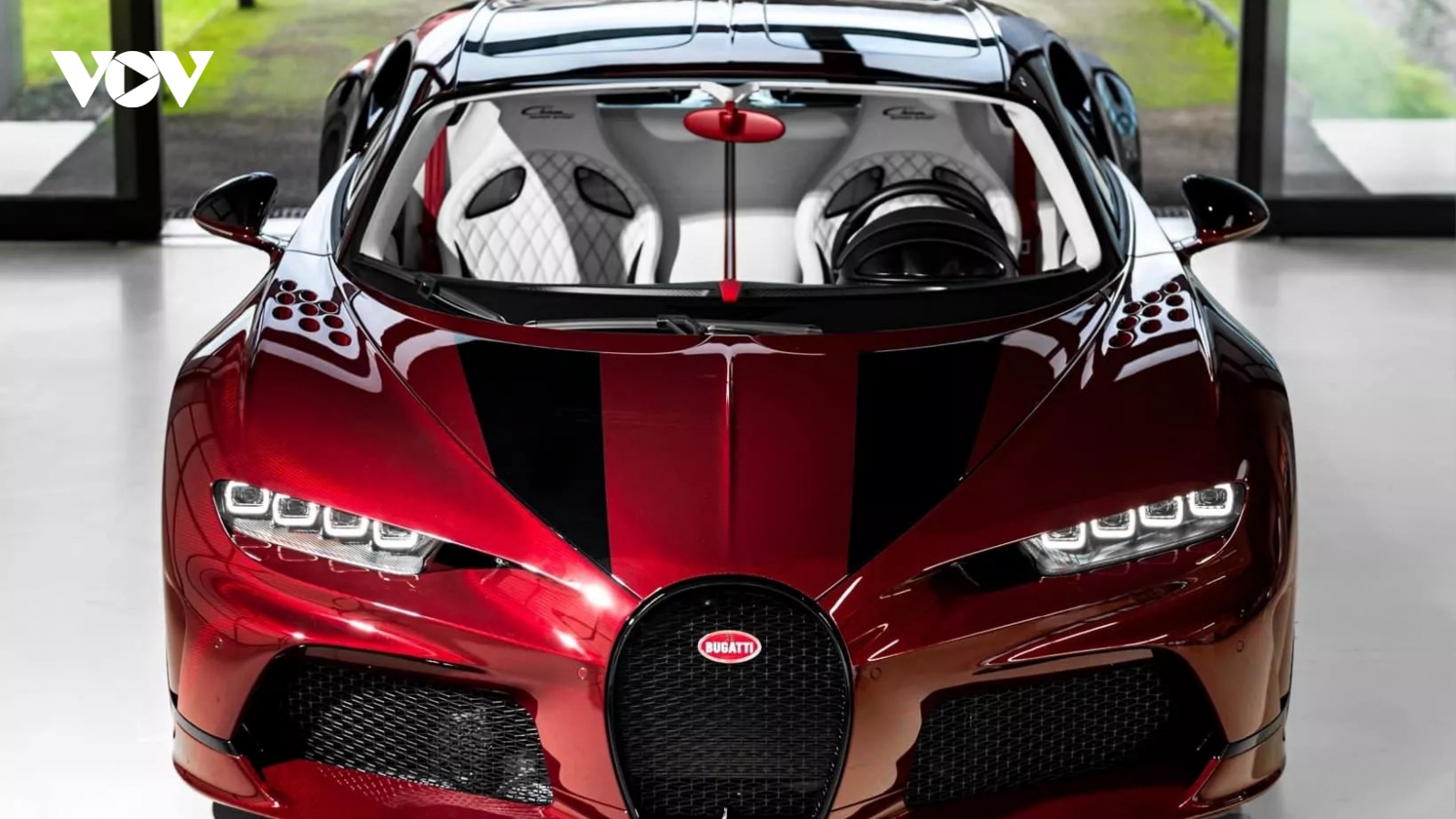 Chiêm ngưỡng Bugatti Chiron Super Sport màu đỏ carbon mừng năm Giáp Thìn