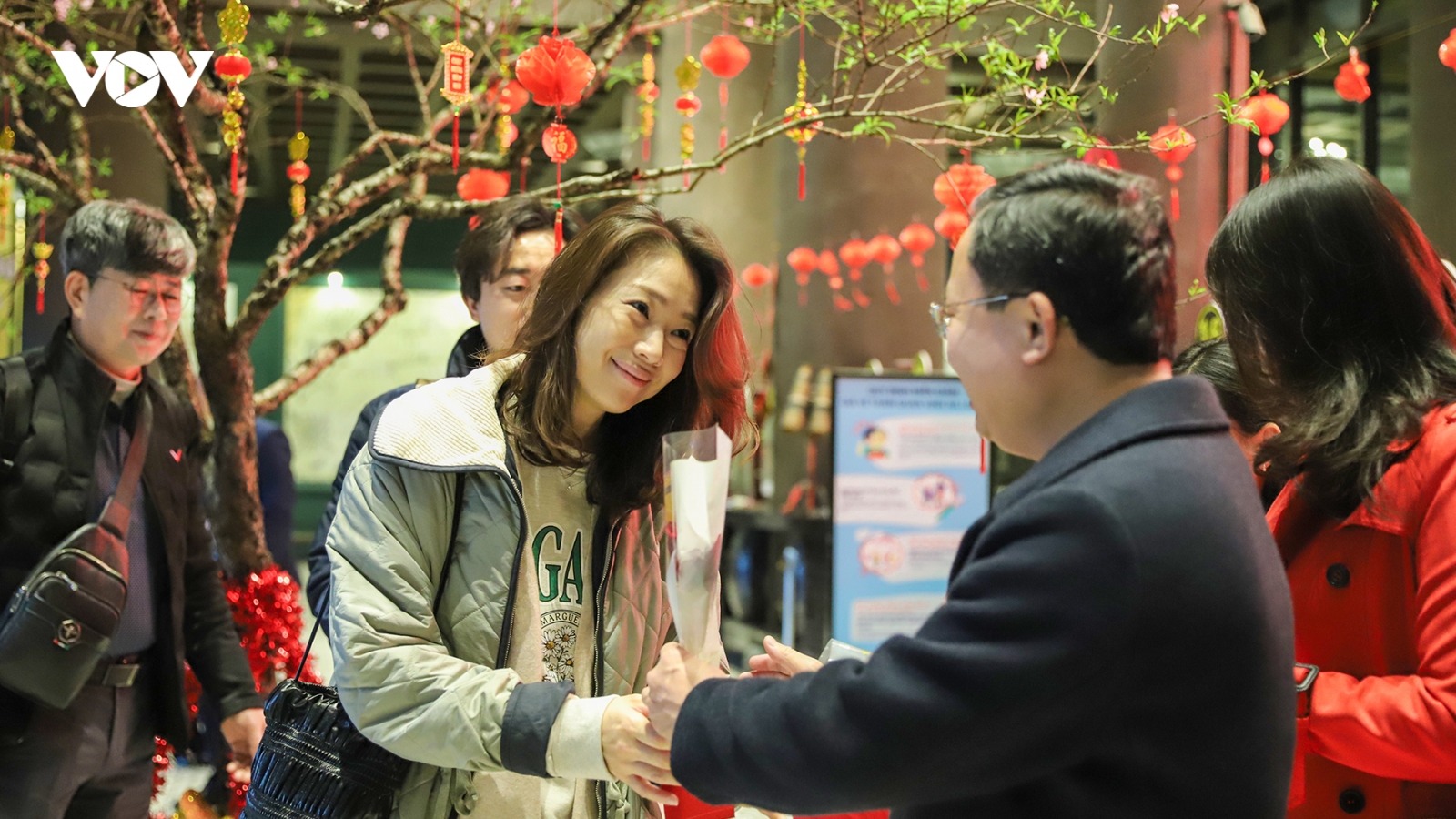 Hàng nghìn khách quốc tế “xông đất” vịnh Hạ Long trong ngày đầu năm