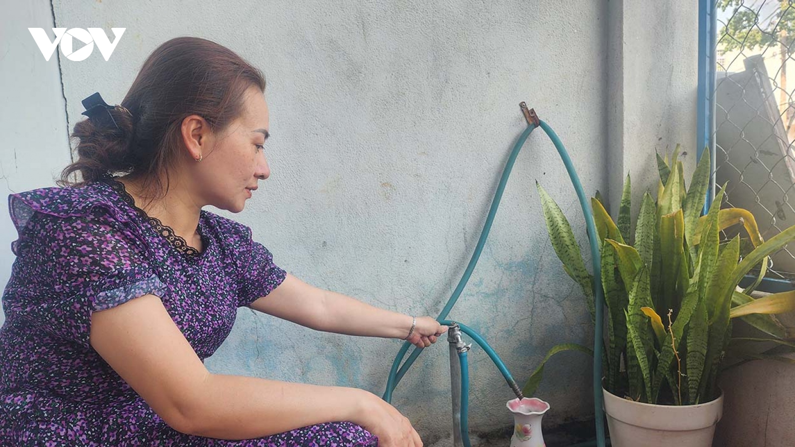Người dân thành phố Kon Tum khổ sở vì thiếu nước sinh hoạt những ngày cận Tết
