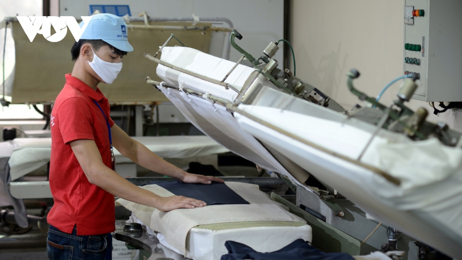 Xuất khẩu dệt may đạt gần 9 tỷ USD