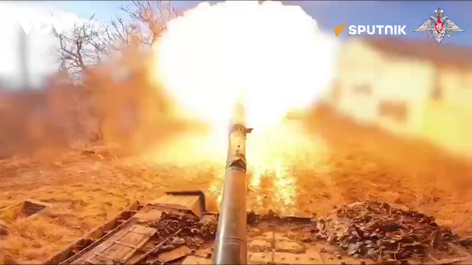 Cận cảnh T-72B3 Nga tập kích nhóm “thợ săn xe tăng” Ukraine