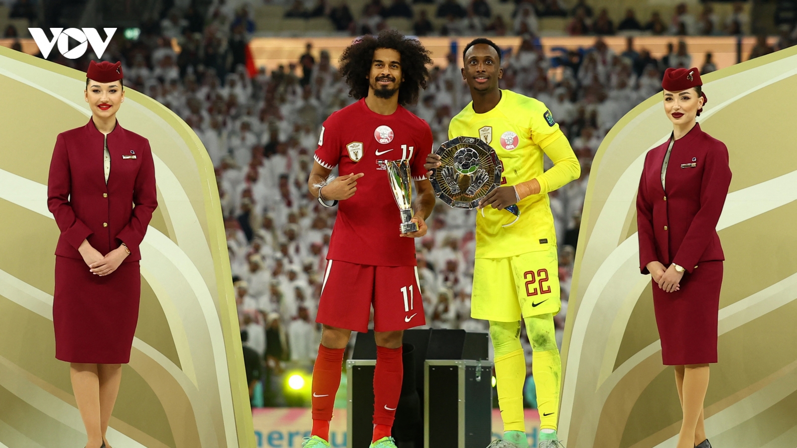 Sao Qatar đi vào lịch sử Asian Cup sau cú hat-trick vào lưới Jordan
