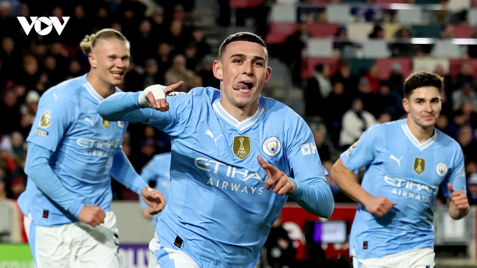 Bảng xếp hạng Ngoại hạng Anh mới nhất: Man City tiến rất sát Liverpool