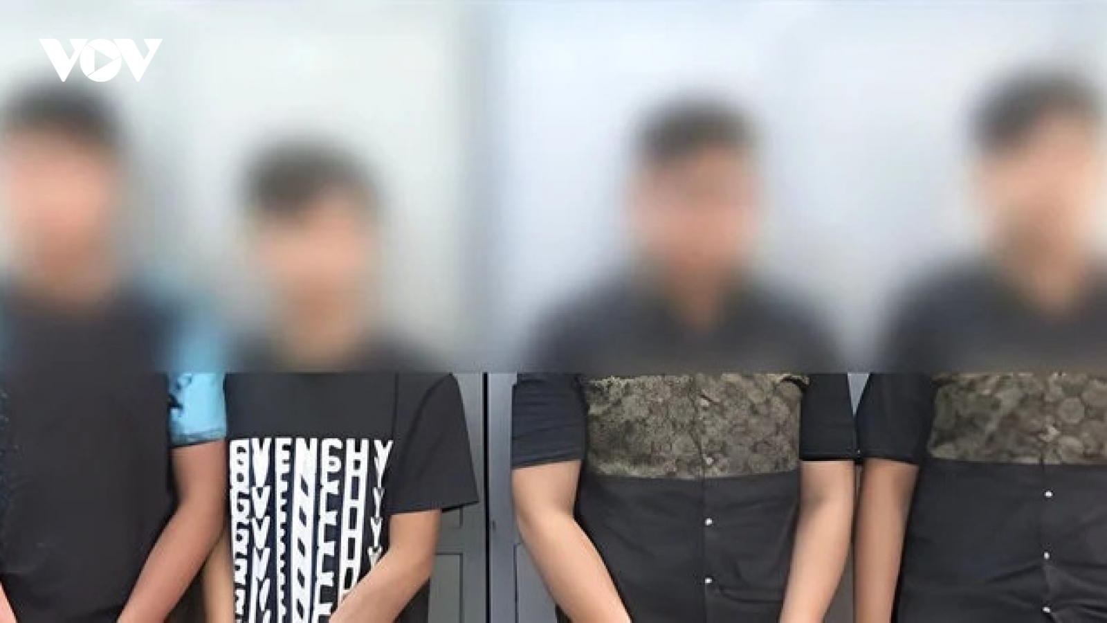 Bắt băng nhóm "tuổi teen" chuyên ép xe cướp tài sản ở TP.HCM