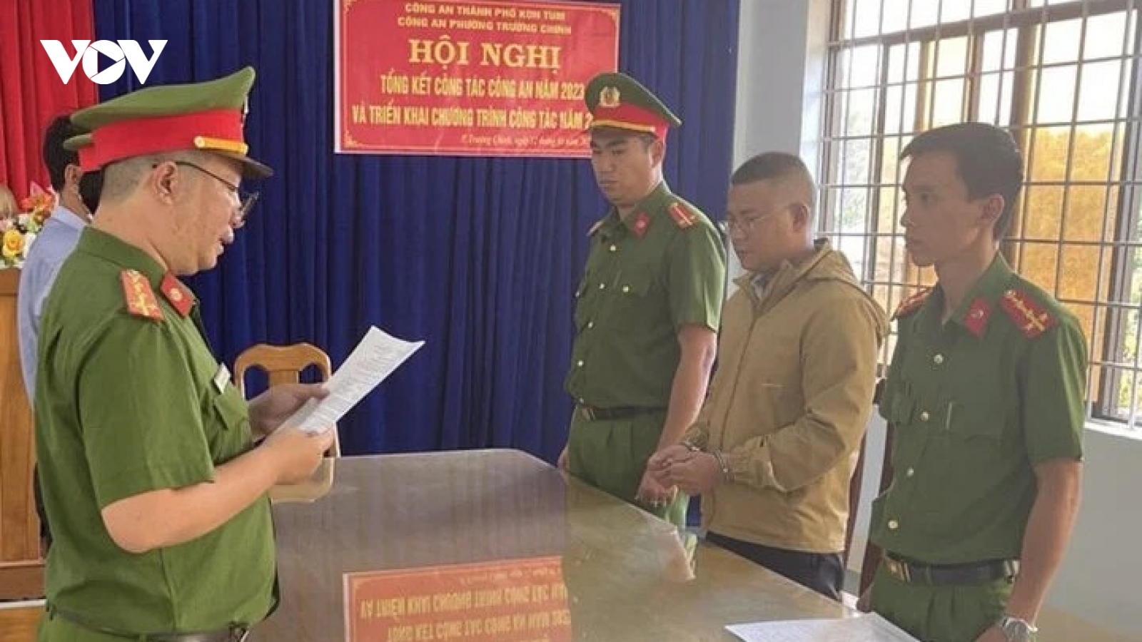 Bắt cựu cán bộ ngân hàng lừa đảo chiếm đoạt hơn 14 tỷ đồng