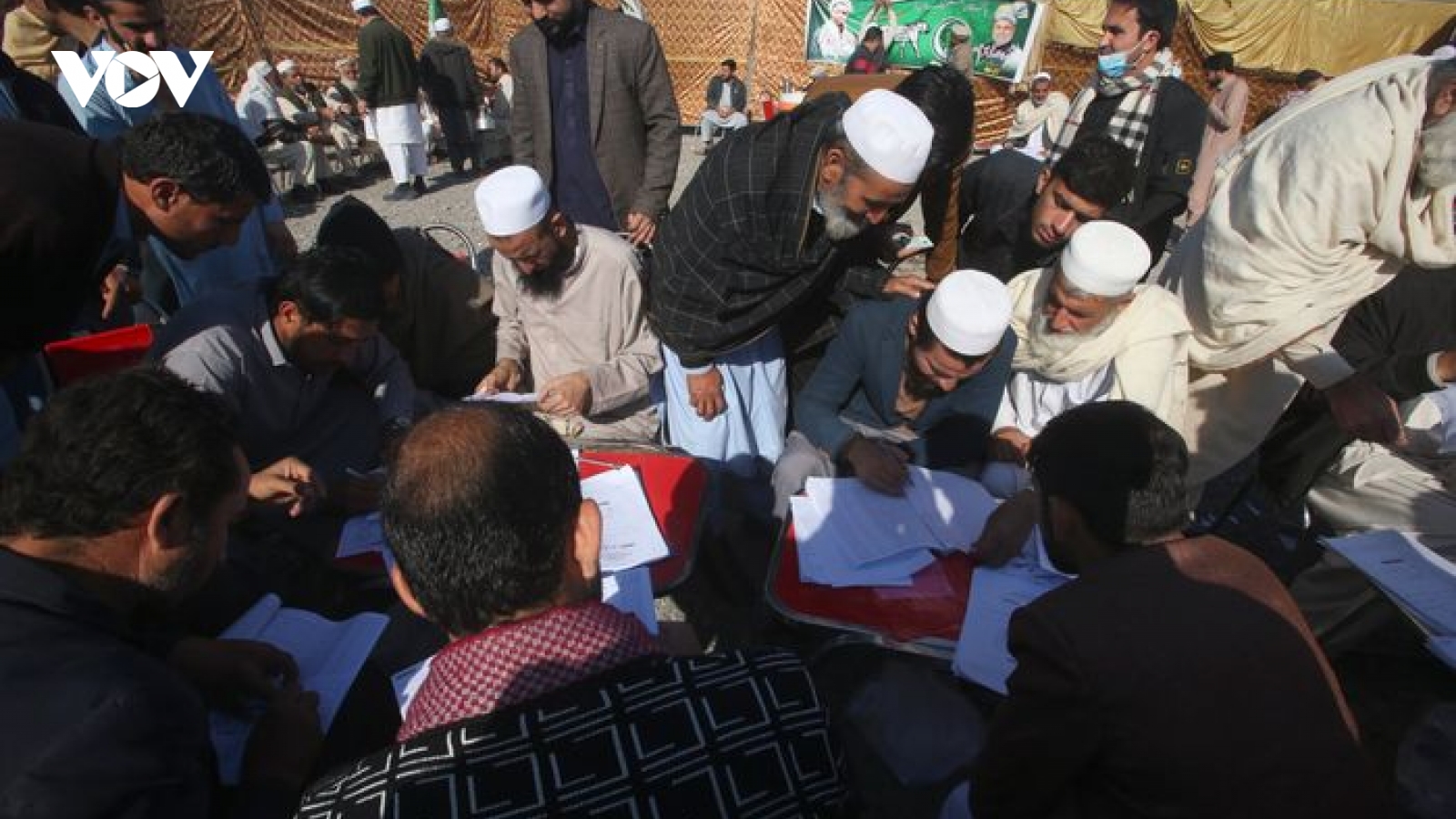 Cựu Thủ tướng Pakistan bỏ phiếu trong tù