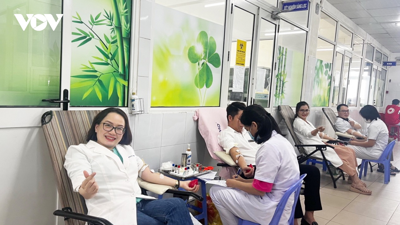 Cán bộ, nhân viên y tế Bệnh viện Đà Nẵng hiến máu đầu Xuân
