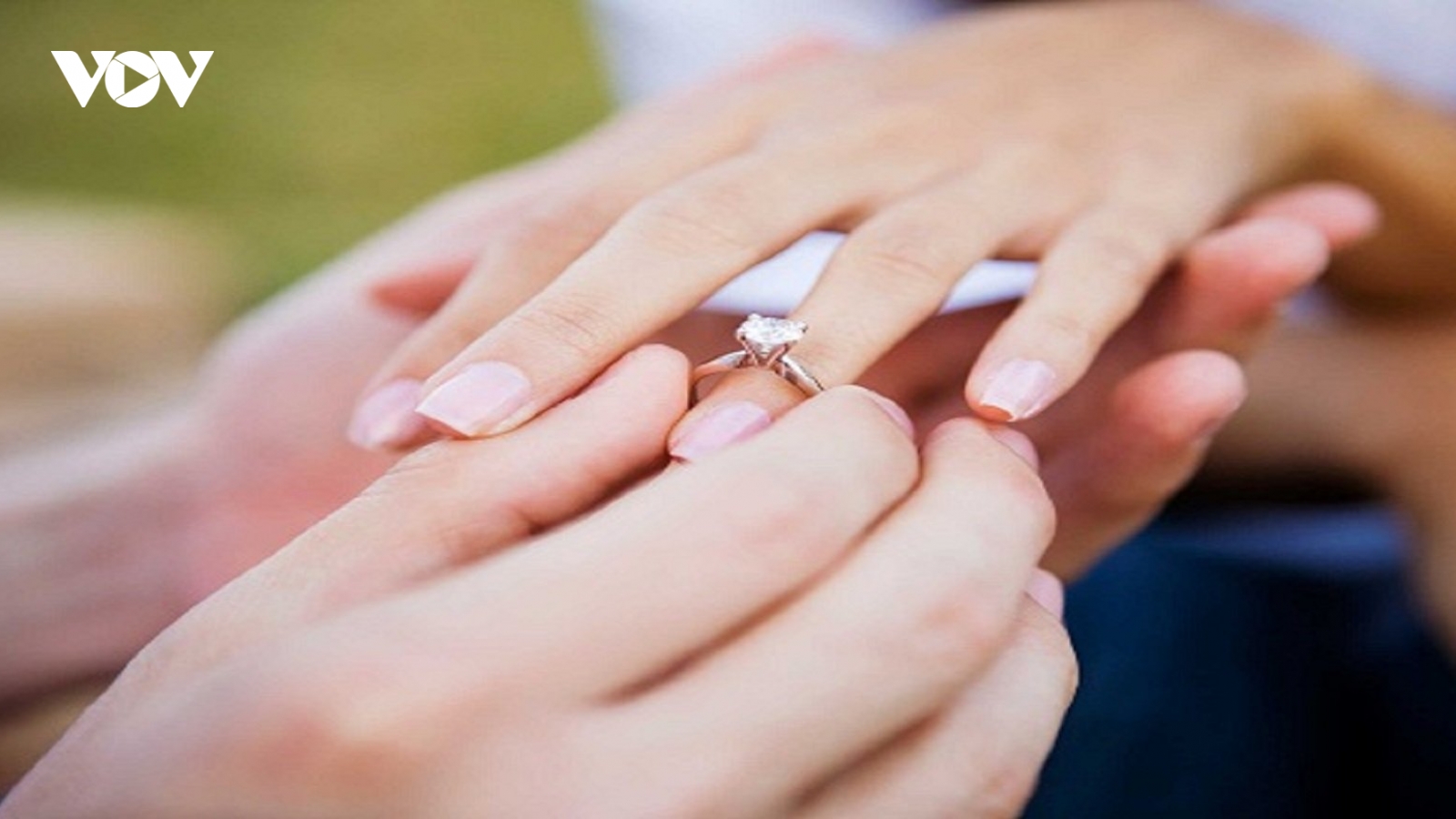 Sau khi nói lời chia tay được 5 năm, bạn trai cũ đột nhiên ngỏ lời cầu hôn
