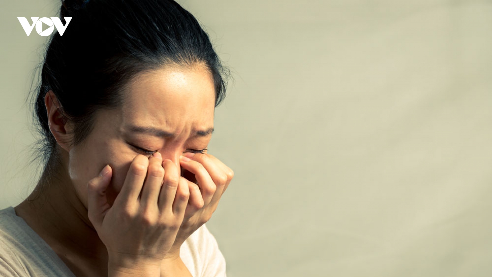 Mẹ chồng bắt tôi nuôi em chồng 4 năm đại học