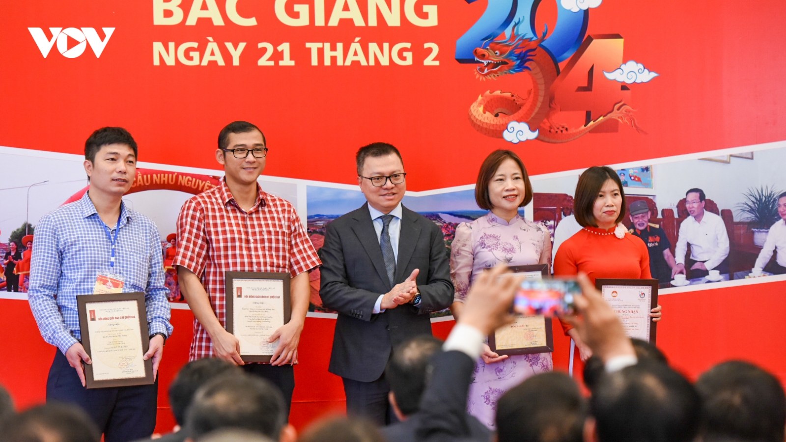 Bắc Giang khai mạc Hội báo Xuân Giáp Thìn