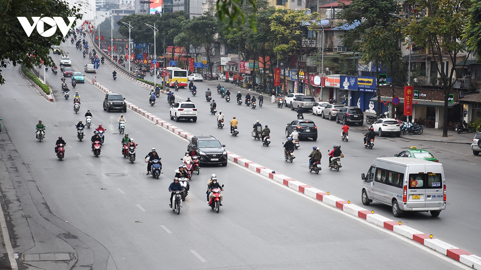 Giao thông Hà Nội thông thoáng trong ngày đầu đi làm sau kỳ nghỉ Tết