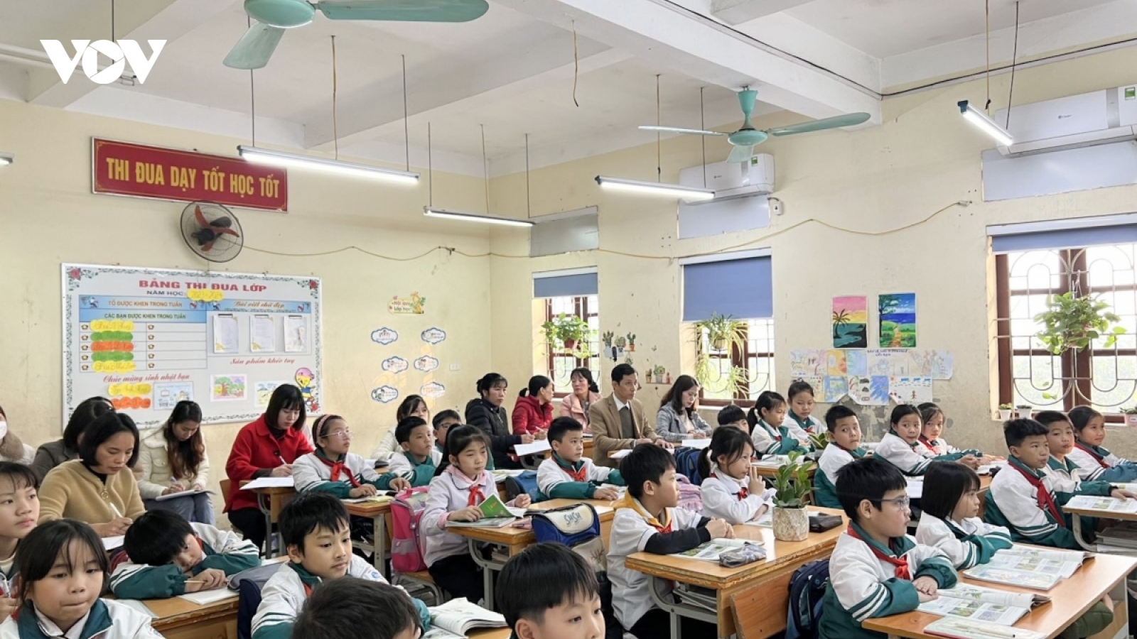 Trao quyền chọn sách giáo khoa cho các nhà trường không phải đặt thêm gánh nặng