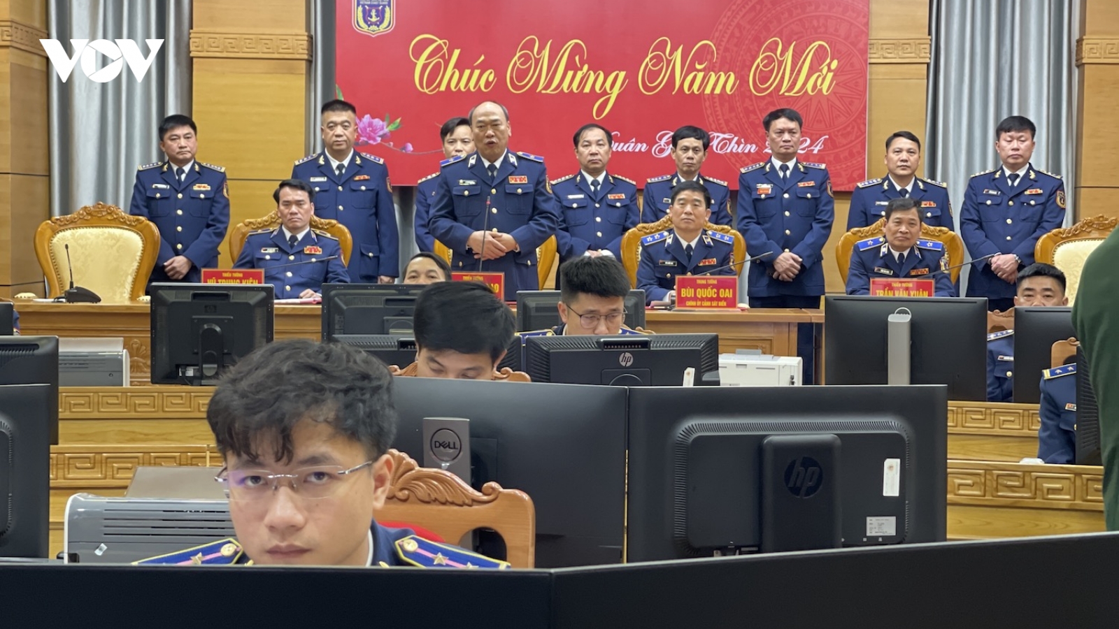 Đêm giao thừa, các tàu cảnh sát biển trực sẵn sàng trên các vùng biển