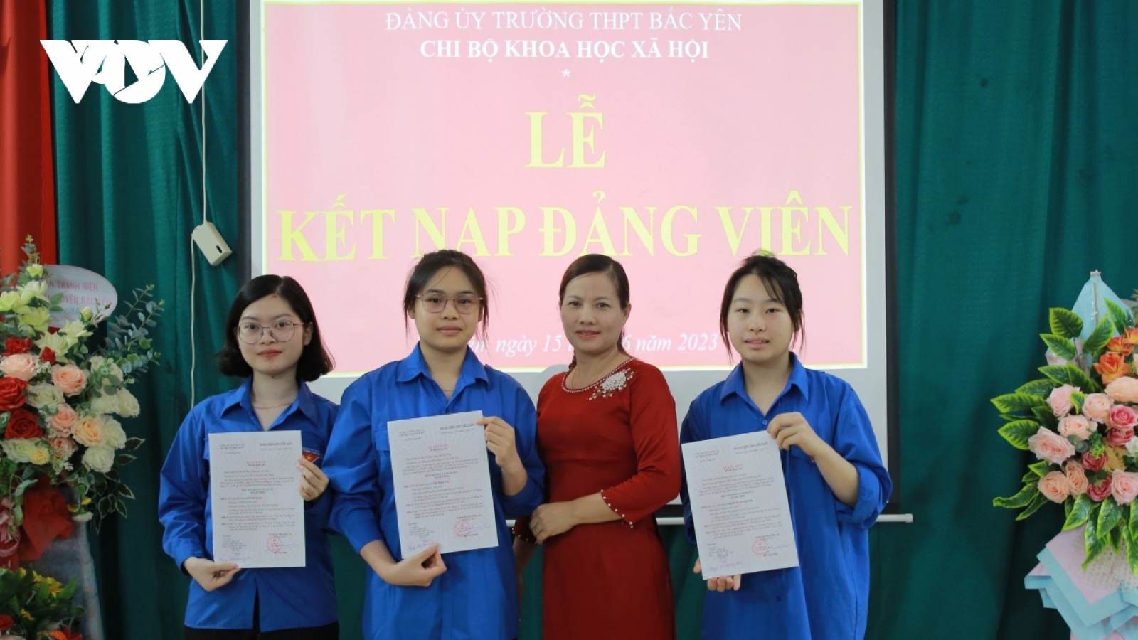 Sơn La kết nạp hơn 3.200 đảng viên mới trong năm 2023