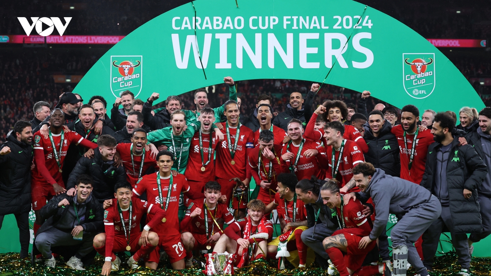 Liverpool ăn mừng chức vô địch Cúp Liên đoàn Anh với dàn cầu thủ "lạ lẫm"