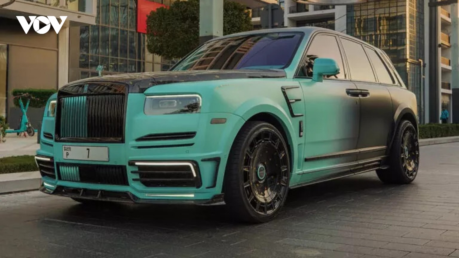 Biển số trị giá 15 triệu USD được gắn vào Rolls-Royce Cullinan độ Mansory