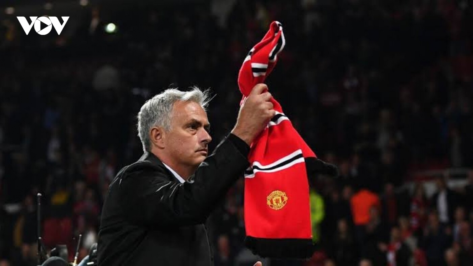 Chuyển nhượng 1/2: Ronaldo có đồng đội mới, Mourinho sẵn sàng trở lại MU