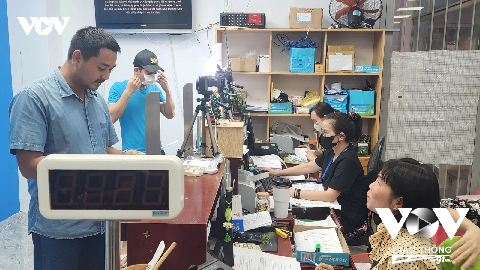 Đổi GPLX qua Cổng Dịch vụ công: Còn bất cập gì cần khắc phục?