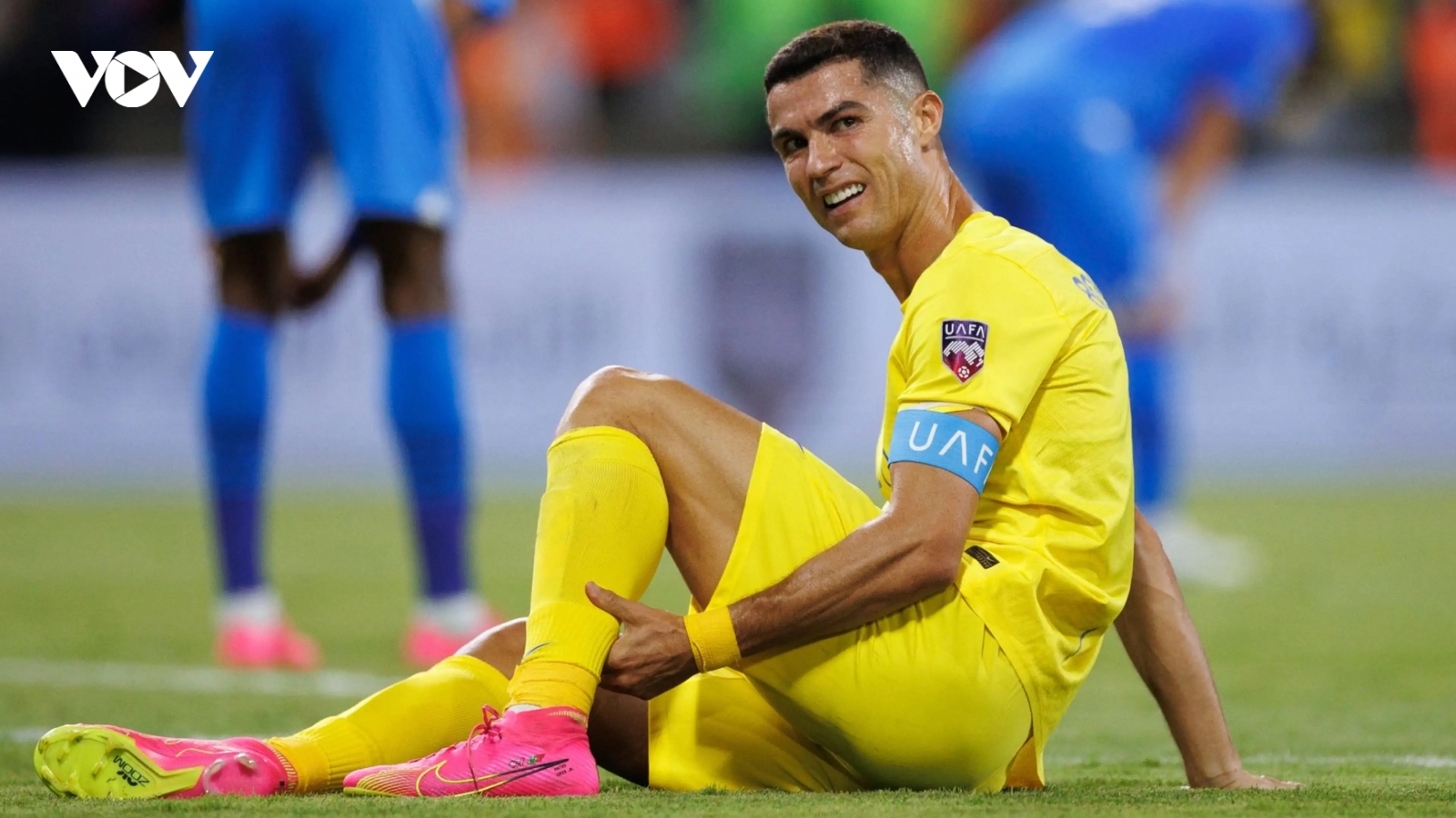 Cristiano Ronaldo bỏ lỡ cuộc đối đầu với Lionel Messi
