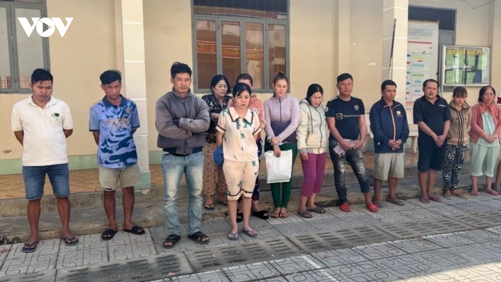 Triệt xóa tụ điểm đánh bạc quy mô lớn trong ngôi nhà bỏ hoang ở vùng biên