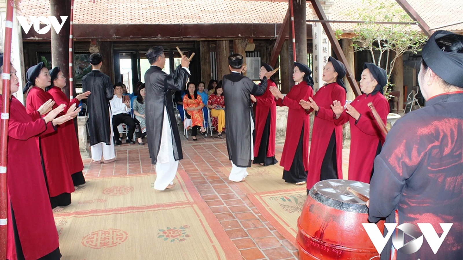 Dọc miền Tết Việt (kỳ 1): Tình xuân vang vọng mái đình
