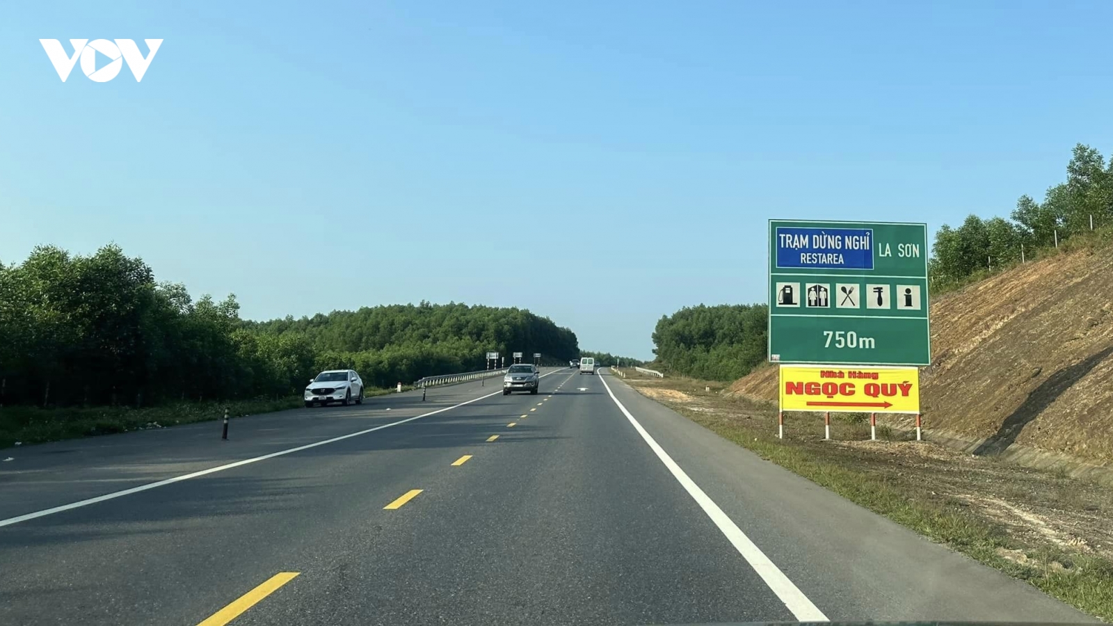 Tranh luận về cao tốc 2 làn xe, không giải phân cách cứng ở Việt Nam