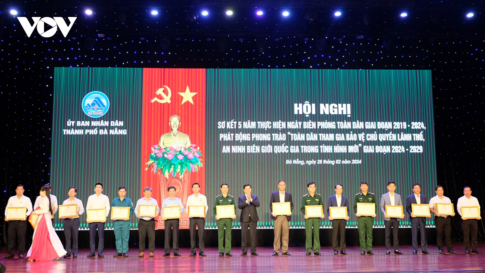 Bộ đội Biên phòng Đà Nẵng nhận đỡ đầu 41 cháu hoàn cảnh đặc biệt khó khăn