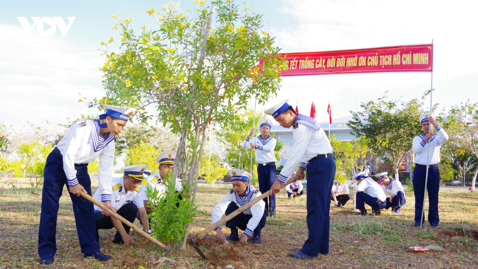 Vùng 2 Hải quân phát động “Tết trồng cây đời đời nhớ ơn Bác Hồ”