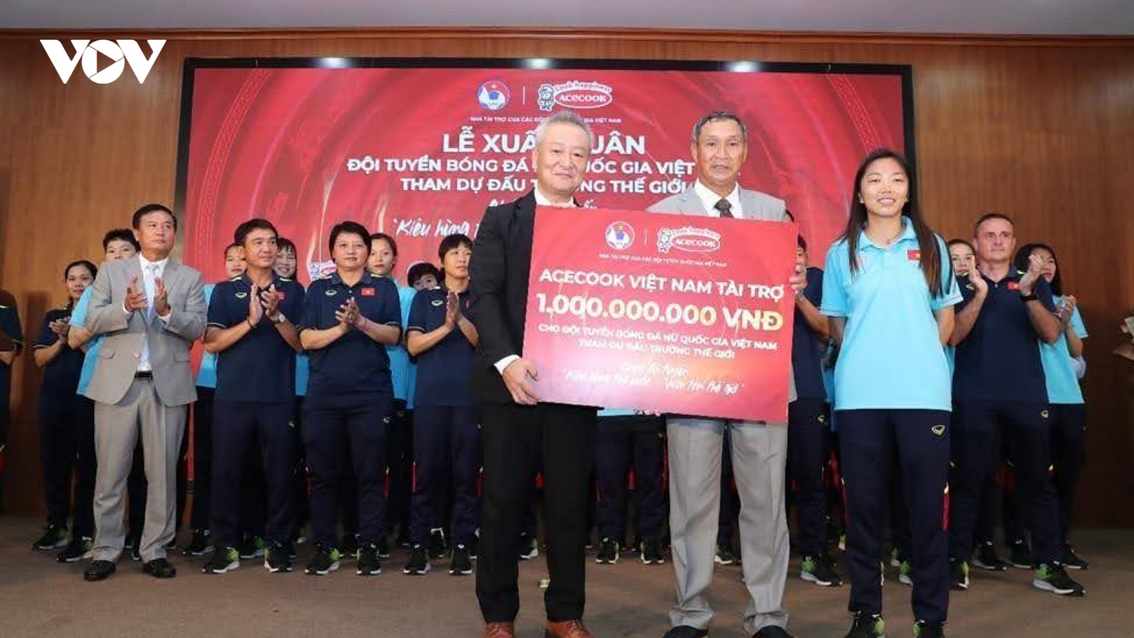 Bóng đá Việt Nam được "tiếp lửa" cho mục tiêu vươn tầm