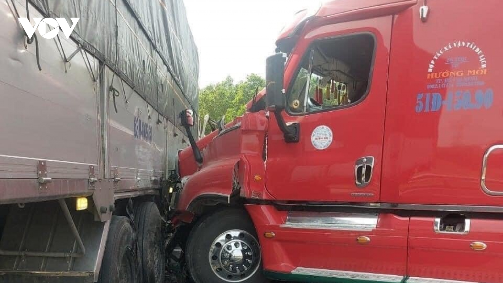 Tai nạn giao thông liên hoàn trên cao tốc Cam Lộ - La Sơn, 2 người tử vong
