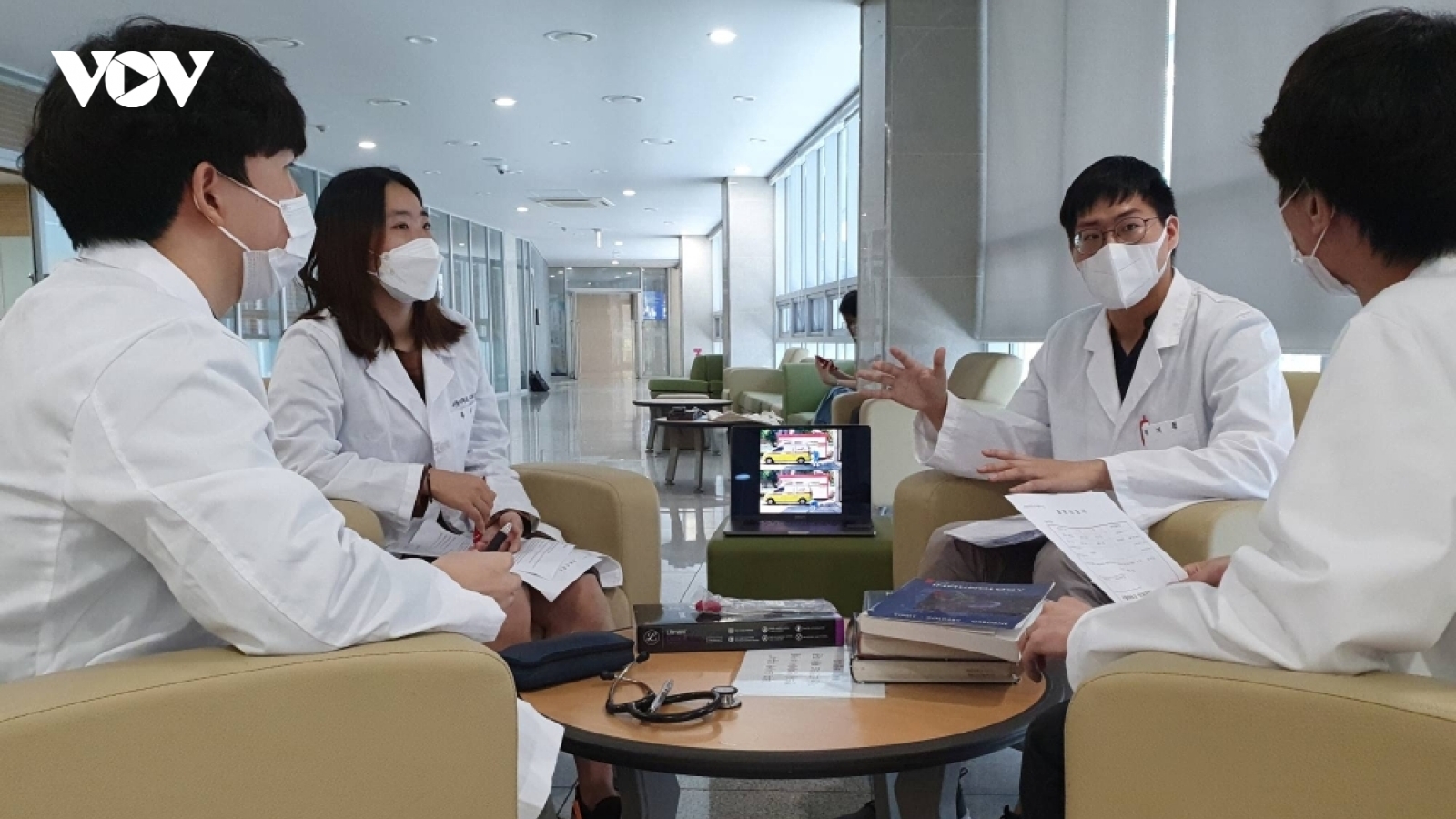 Hàng nghìn bác sĩ nội trú Hàn Quốc xin thôi việc