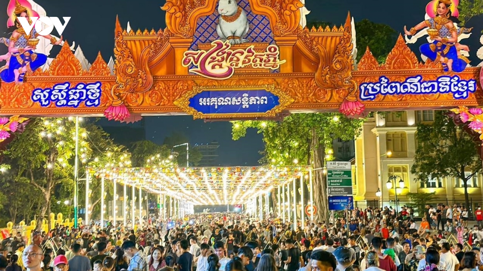 Campuchia cấm té nước tại các chùa vào dip Tết Chol Chnam Thmey