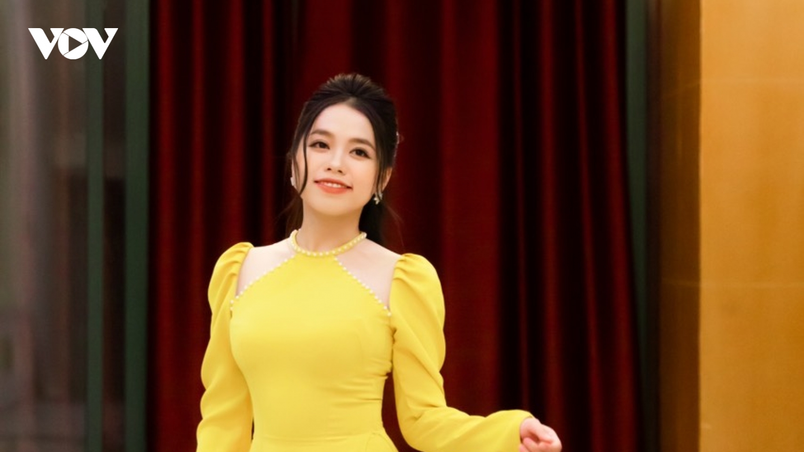 Ca sĩ trẻ Huyền Trang: “Tôi tiếp nối giấc mơ làm ca sĩ của mẹ”