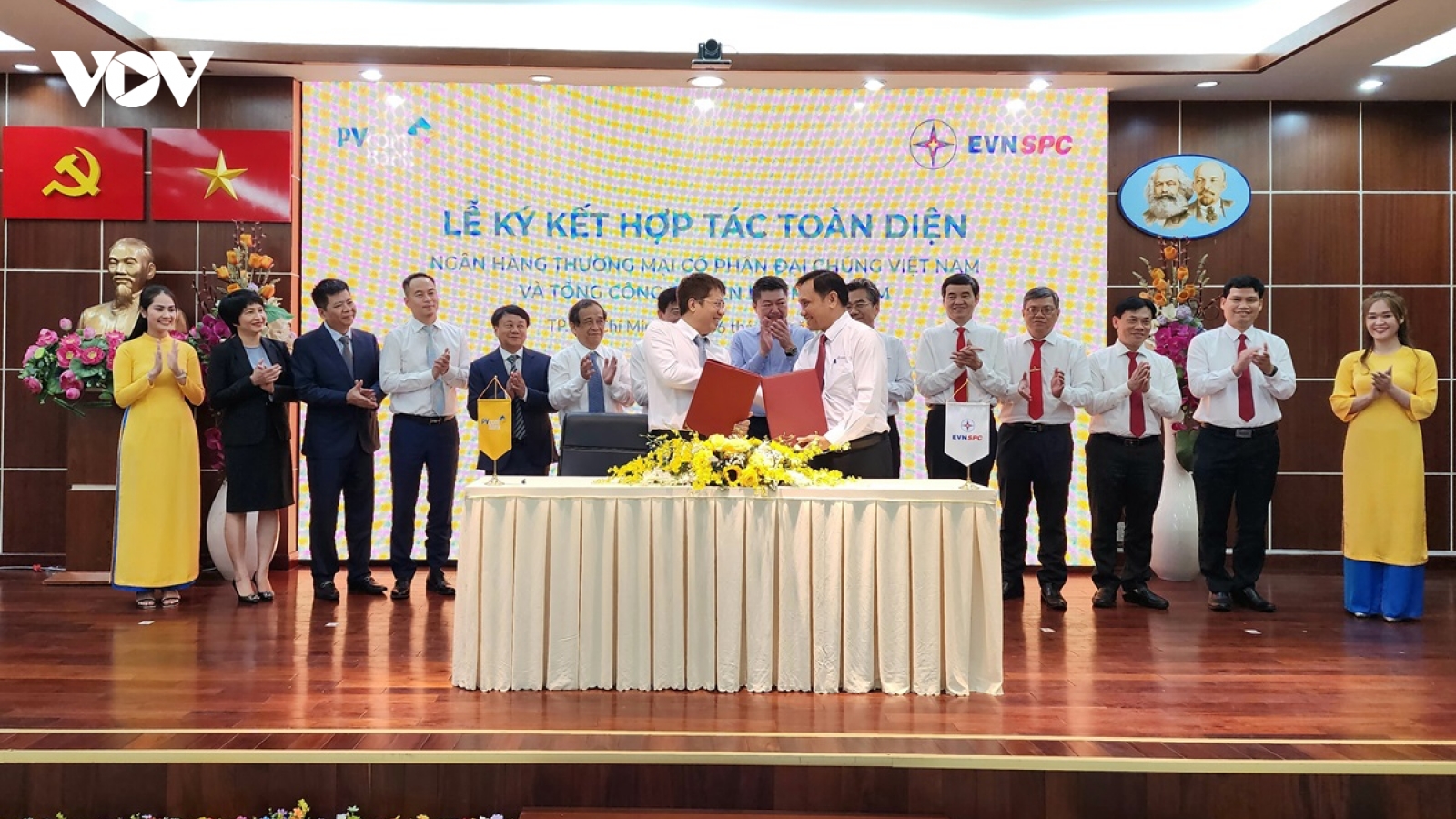 EVNSPC ký kết hợp tác toàn diện với PVcombank